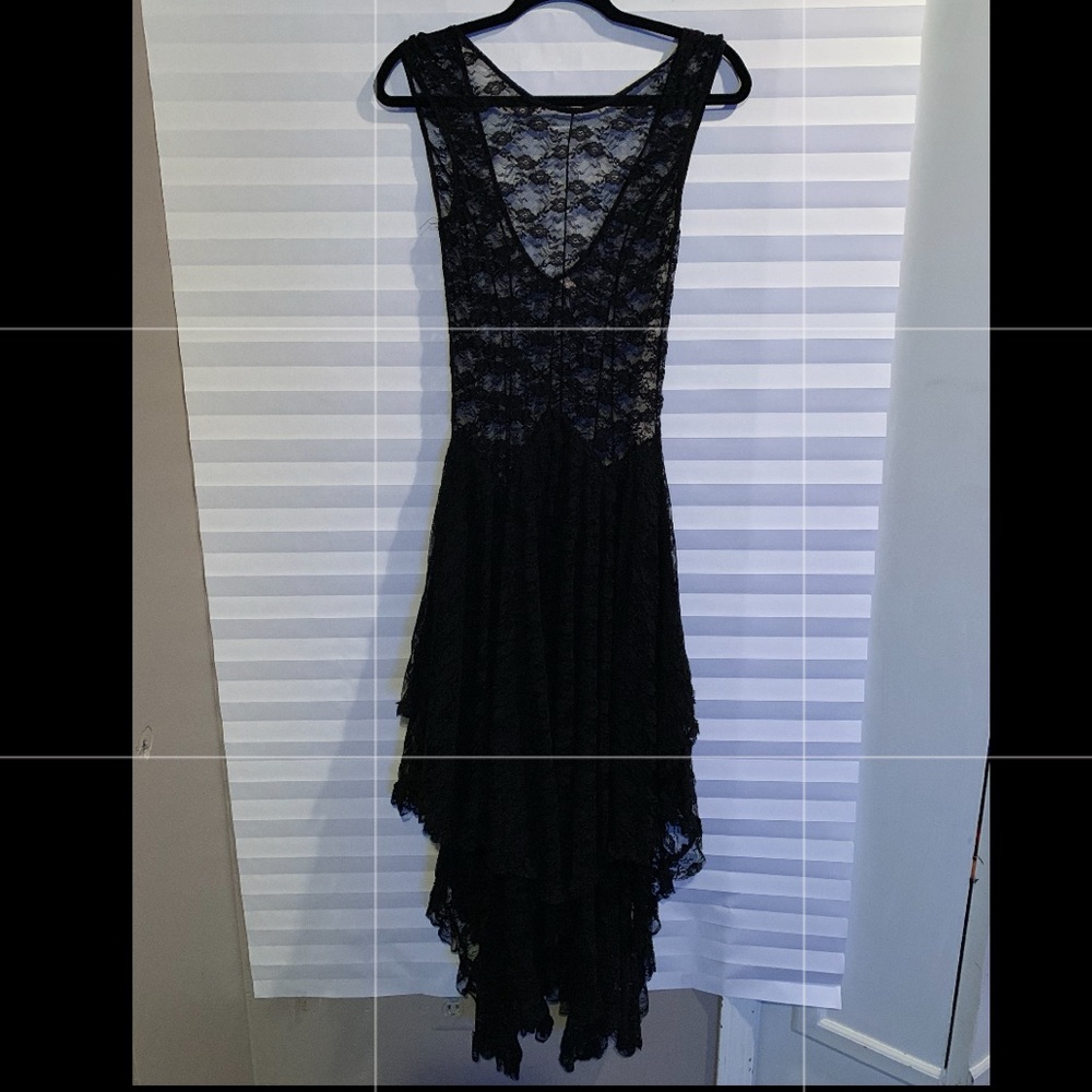 Intimate - Picture 3 of 3